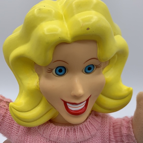 Ms. Wonderful Talking Doll - Picture 6 of 7